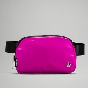 Lululemon Everywhere Belt Bag